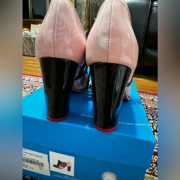 John Fluevog Attic heart ❤️ Mary Jane, size 7.5, fits more like 6.5. Pristine. - Picture 9 of 13
